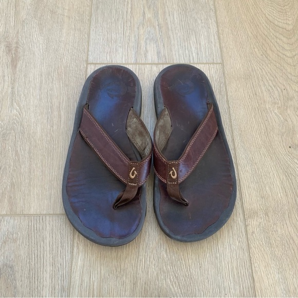 Olukai Ohana Brown Leather Thong Sandals - Picture 1 of 6